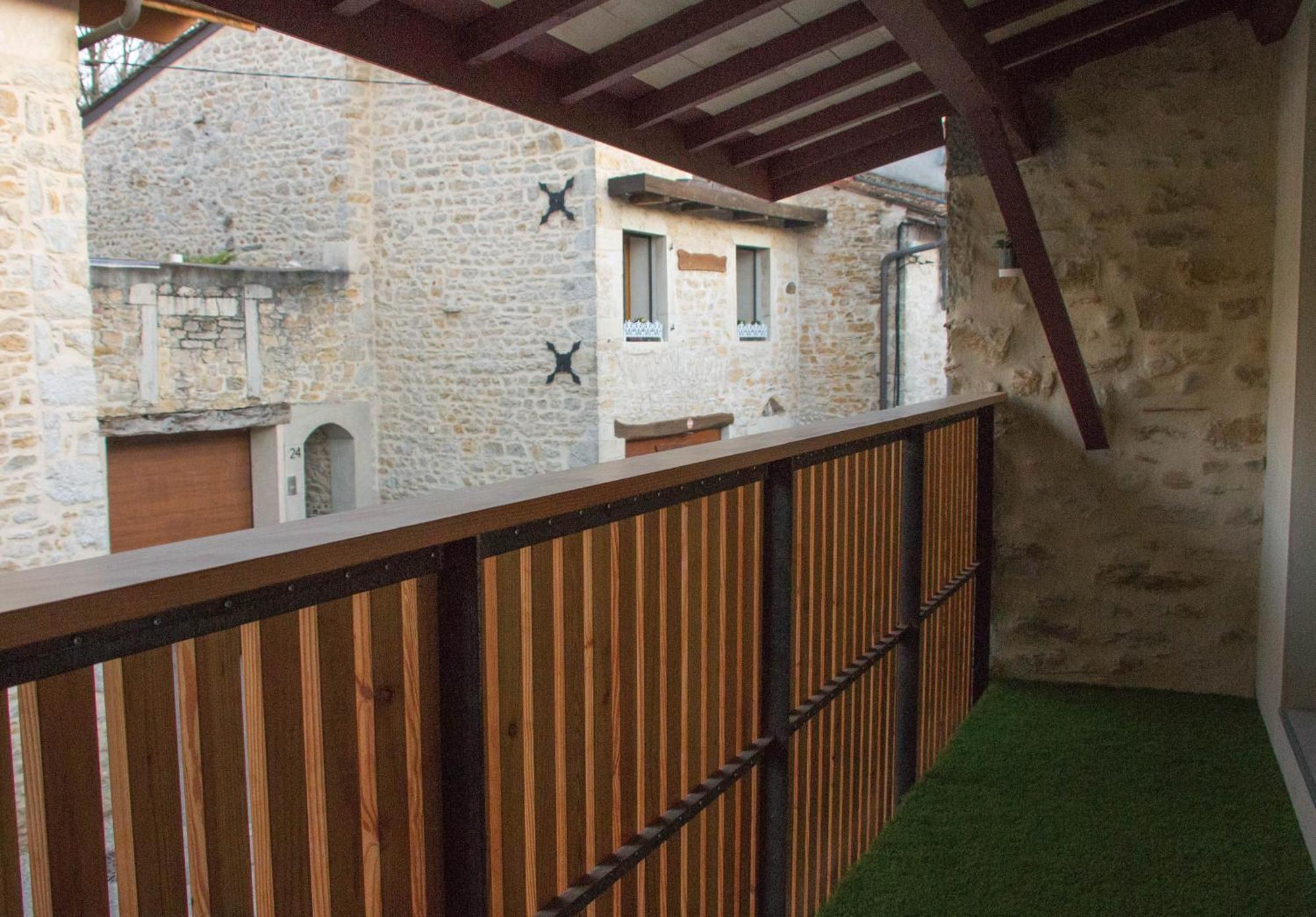 Gite - Quartier Ancien Amberieu-en-Bugey Ngoại thất bức ảnh